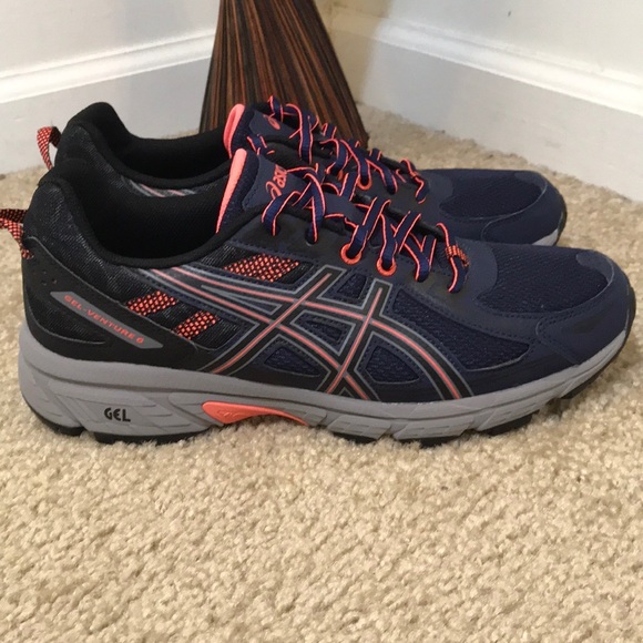 ASICS - Picture 4 of 6